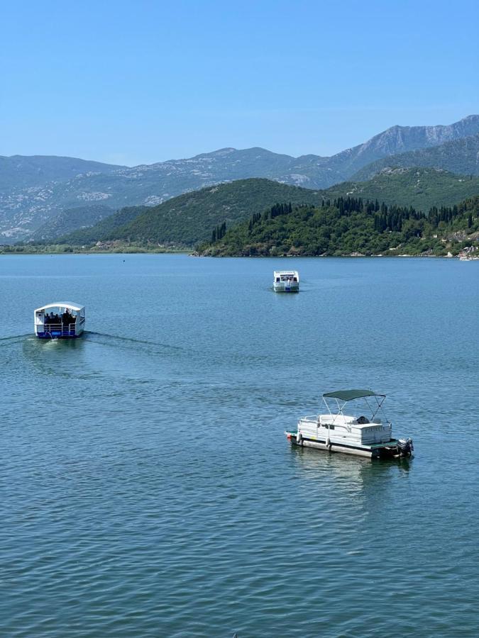 Luxury House Petrovic - Vranjina Skadar Lake พอดโกริกา ภายนอก รูปภาพ