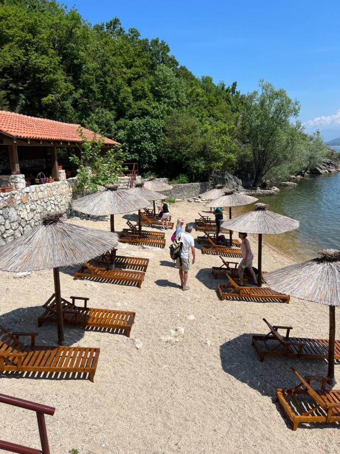 Luxury House Petrovic - Vranjina Skadar Lake พอดโกริกา ภายนอก รูปภาพ