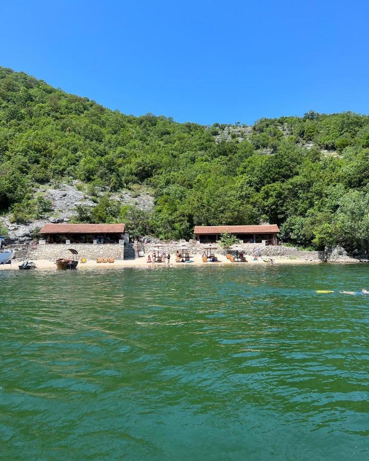 Luxury House Petrovic - Vranjina Skadar Lake พอดโกริกา ภายนอก รูปภาพ